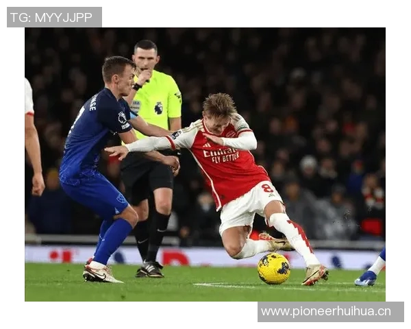 赖因德斯表现平平2射0正0助攻7对抗未果获低分61