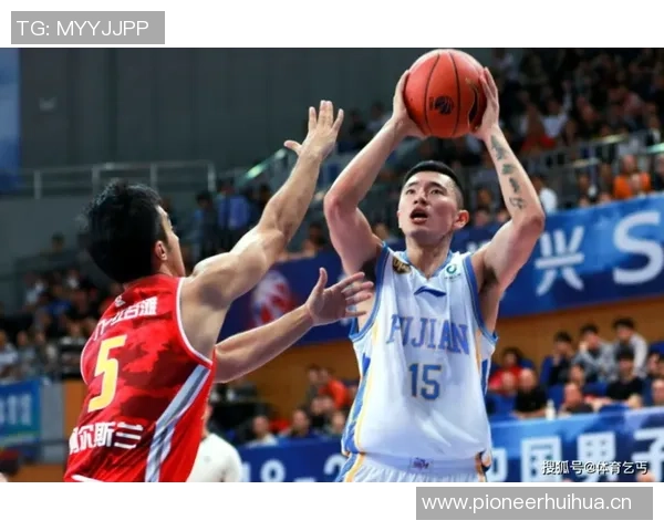 奥特强调换防策略对坎宁安施压三分球失准助力球队取胜